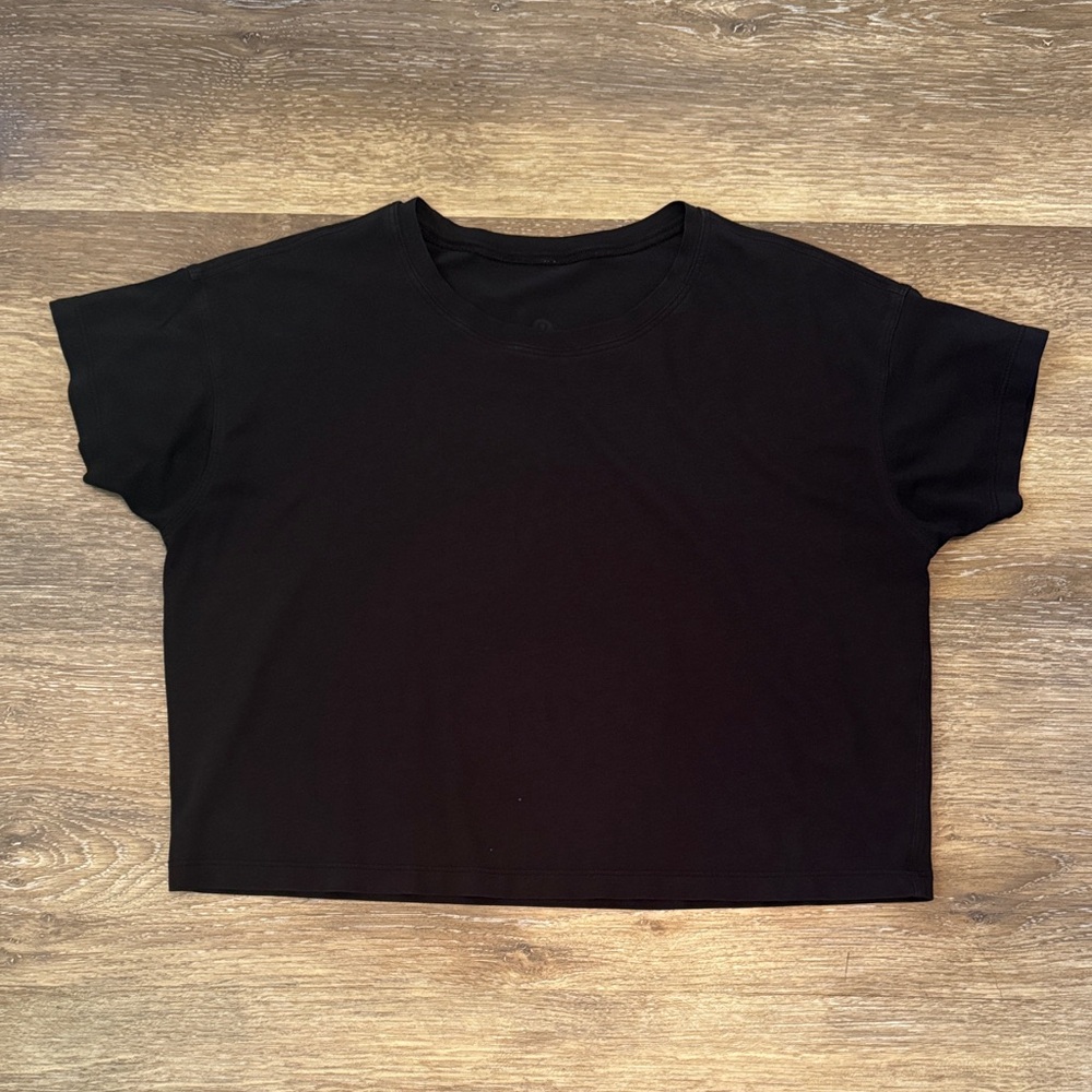 Lululemon Classic Black Women's Crop Top